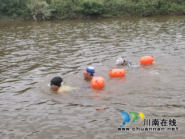 瀘縣、榮昌兩地舉行"踐行全民健身.喜迎建黨一百周年"游泳比賽(圖3)