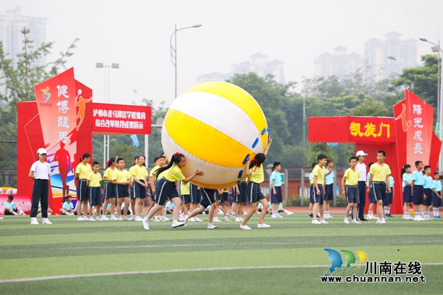 龍馬潭這場8000余名師生參與的活動，讓全國知名專家數(shù)度哽咽！(圖6)