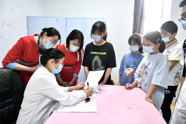 每年來西南醫(yī)大附院過六一的連體孩子們長大了！快滿18歲的她們，愿望是當醫(yī)生(圖8)
