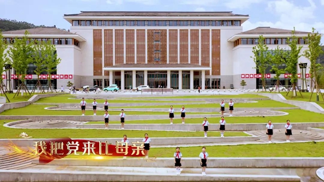超震撼！宜賓萬名學(xué)子“唱支山歌給黨聽”!(圖6)