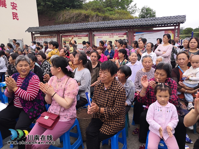六一節(jié)特稿∣三省兒童畫熊貓，萬千大愛匯安民(圖2)