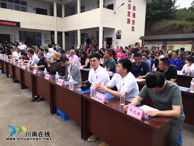 六一節(jié)特稿∣三省兒童畫熊貓，萬千大愛匯安民(圖12)