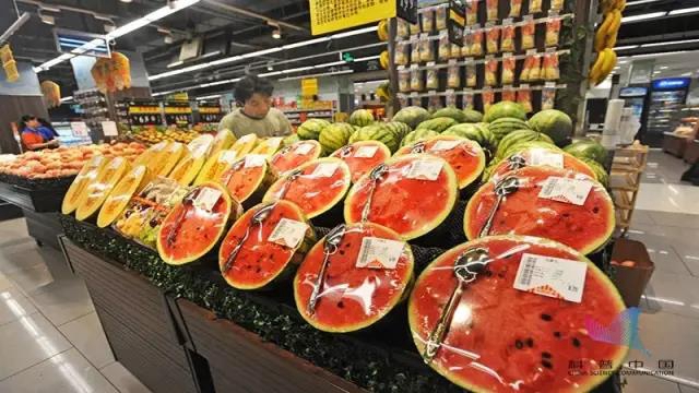 【分享】水果店為什么喜歡把西瓜切一半賣？背后“貓膩”可不小……(圖2)