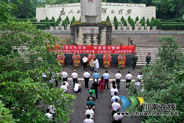 納溪：老黨員講革命故事，傳承奮斗精神(圖2)