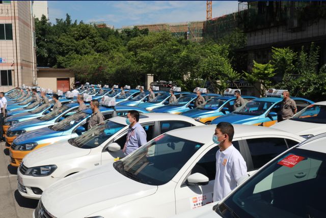 瀘州主城區(qū)：120輛高考免費“愛心車”集結(jié)完畢！(圖1)