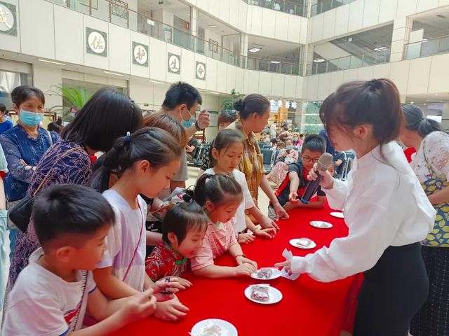 瀘州：傳承國粹學(xué)中醫(yī)，天使寶貝做香丸(圖17)