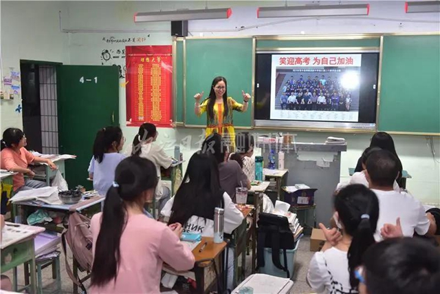 千余名學(xué)生赴考，66輛專車護(hù)航，內(nèi)江“毛坦廠”中學(xué)迎來(lái)高考(圖7)