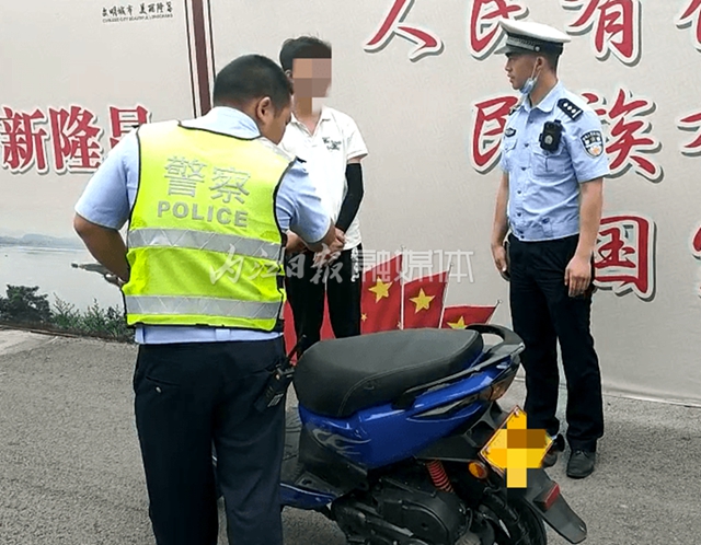 抓！高考期間男子騎摩托“炸街”，內(nèi)江交警當(dāng)場“拿下(圖1)