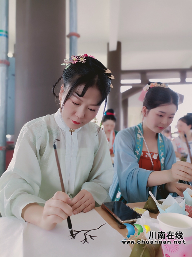 納溪：著漢服、吃粽子、品茗茶……一場在網(wǎng)紅公園的端午傳統(tǒng)文化體驗活動點燃“國潮熱”(圖11)