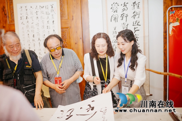 書(shū)畫(huà)逢酒 筆墨飄香丨川中南七市老年書(shū)畫(huà)聯(lián)展會(huì)議代表采風(fēng)沈子國(guó)酒莊(圖25)