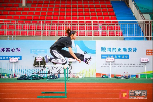自貢“女飛人”破紀(jì)錄奪冠！創(chuàng)三年來(lái)亞洲最好成績(jī)(圖8)