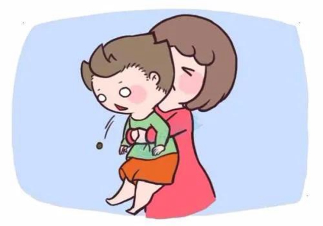 【驚險(xiǎn)】瀘州3歲熊孩子吞下硬幣，帥氣男醫(yī)生跪地取出！(圖12)