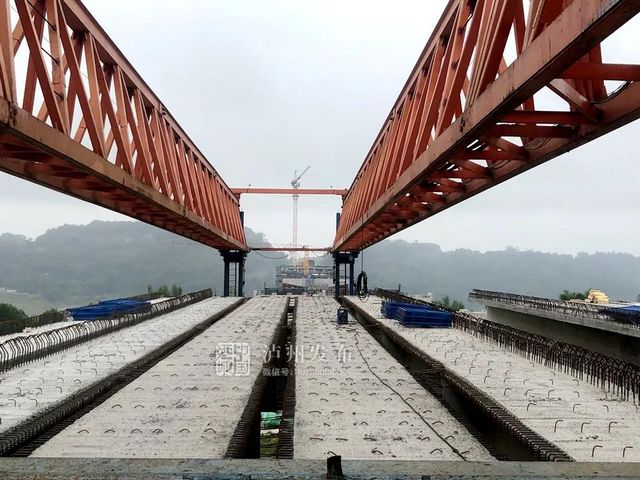 水下工程全部結(jié)束！瀘州這座在建長江大橋最難節(jié)點工程成功突破(圖3)