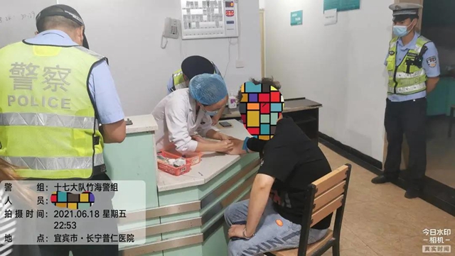 女司機(jī)開車被老公嫌棄速度慢，剛換座位就被宜賓交警攔下！原因……(圖2)
