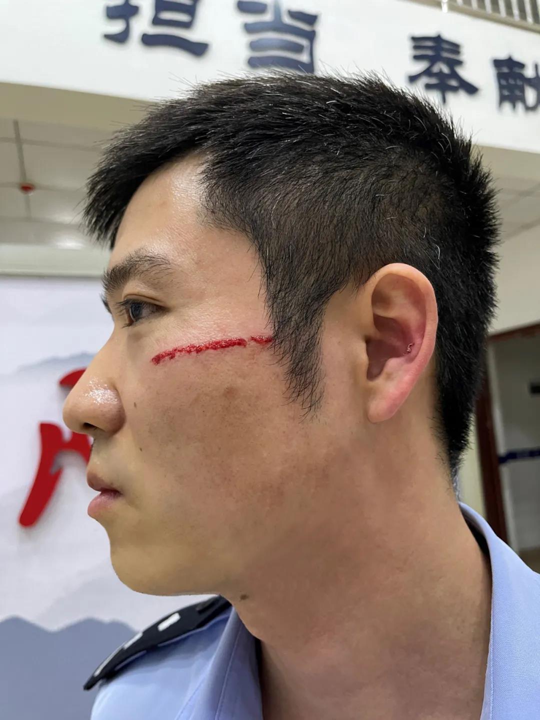 “襲警罪”不是說說而已！瀘州兩人以身試法已被刑拘！(圖6)
