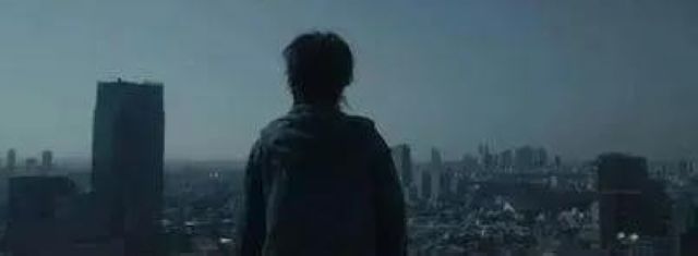 【奇怪】16歲高中生每天竟要喝16瓶礦泉水？