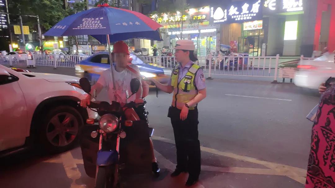 男子酒后報(bào)警：我的車開到田里面去了，敘永公安開出千元罰單！(圖5)