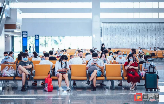 高鐵開(kāi)通1個(gè)月啦！自貢共發(fā)送旅客11.5萬(wàn)余人次(圖9)