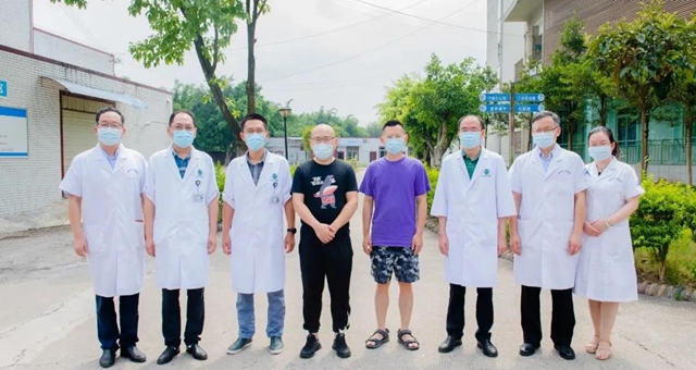 瀘州德爾塔病毒阻擊戰(zhàn)場，西南醫(yī)大附院人入艙接力交棒！(圖4)