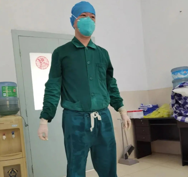 瀘州德爾塔病毒阻擊戰(zhàn)場，西南醫(yī)大附院人入艙接力交棒！(圖9)