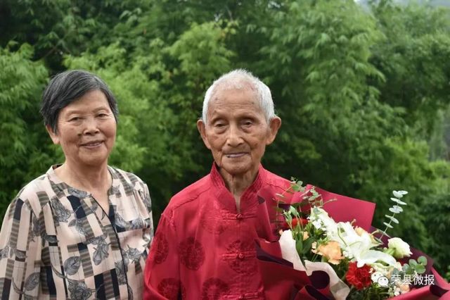 贊！榮縣105歲老人主動接種新冠疫苗！你還等什么？(圖3)