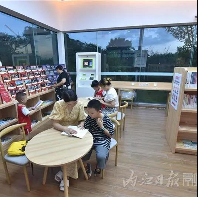 快來“打卡”！內江城區(qū)有個“24小時智慧書屋”，藏書1500余冊(圖10)