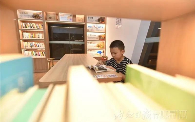 快來“打卡”！內江城區(qū)有個“24小時智慧書屋”，藏書1500余冊(圖8)