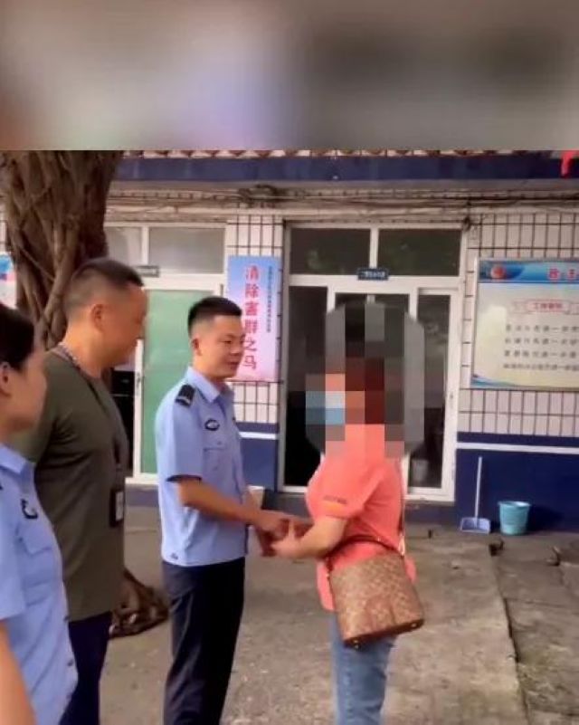 宜賓一女子差點(diǎn)被詐騙10萬！民警火速沖進(jìn)賓館……(圖6)