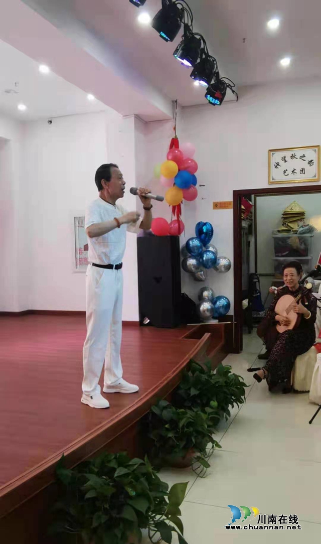 瀘州市老年大學(xué)教師劉雙喜：教唱京劇只為傳承國粹(圖2)