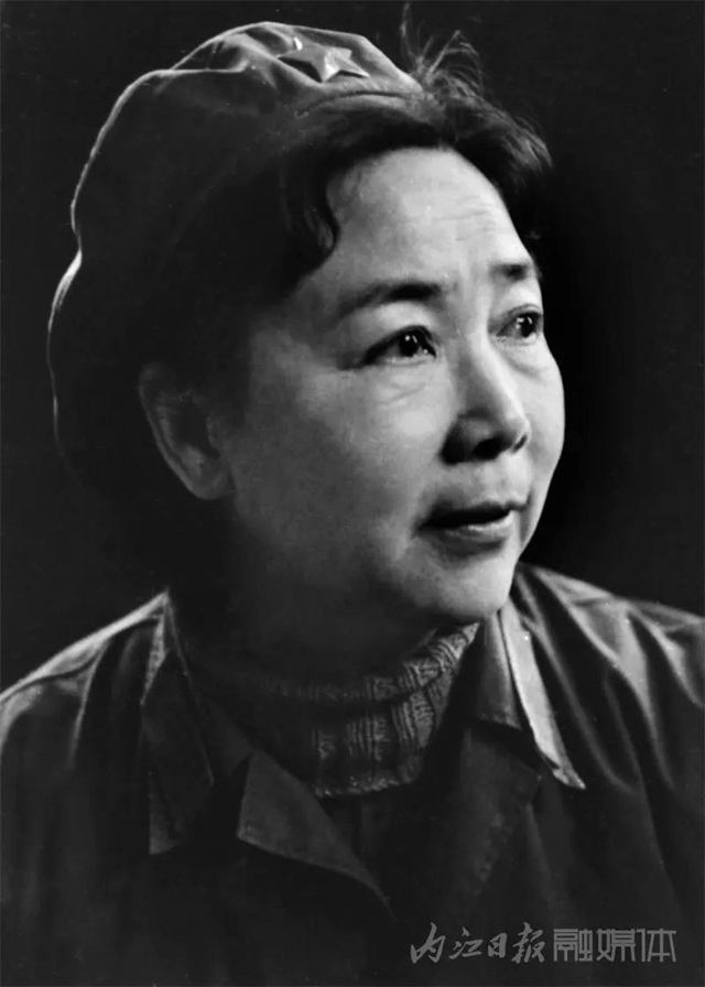 驚呆了！這位內(nèi)江人的鏡頭中，曾留下國(guó)內(nèi)眾多名人的身影(圖7)