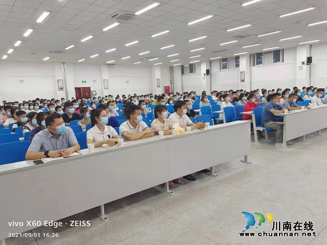 納溪：9.6萬元重獎(jiǎng)護(hù)國中學(xué)3名優(yōu)秀學(xué)子(圖9)