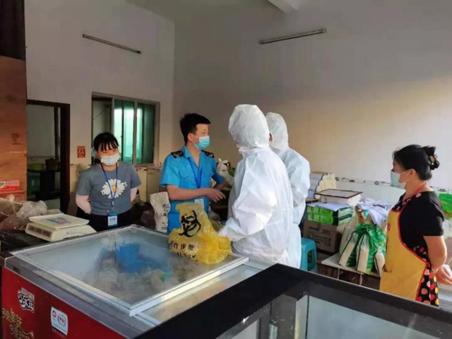 古藺縣查處3起未進入進口冷鏈?zhǔn)称芳斜O(jiān)管倉進行消毒和檢測案(圖2)