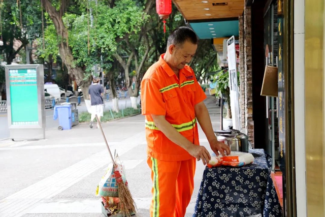 “雞哈豆花哥” ，你做的事現(xiàn)在傳遍了瀘州 ！(圖5)