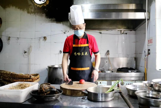 “雞哈豆花哥” ，你做的事現(xiàn)在傳遍了瀘州 ！(圖9)