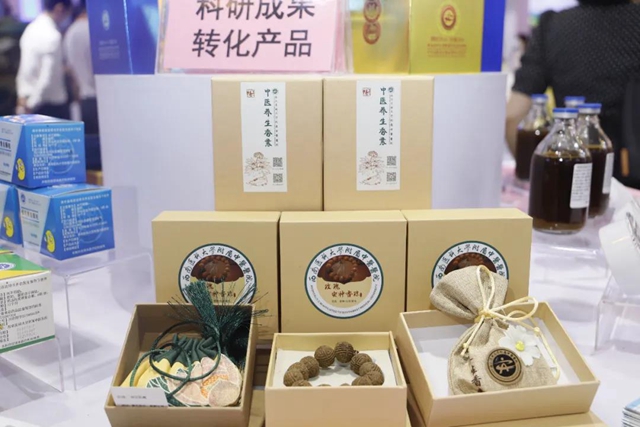 西南醫(yī)大中醫(yī)院華麗亮相中國(guó)服貿(mào)會(huì)！(圖11)