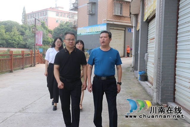顏習(xí)林率文明辦到瀘縣百和鎮(zhèn)督導(dǎo)創(chuàng)文工作(圖1)