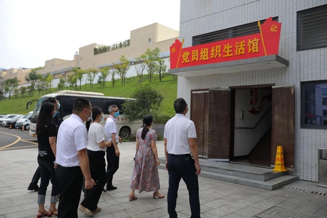 瀘州市委組織部到合江縣中醫(yī)醫(yī)院調(diào)研黨建工作(圖1)