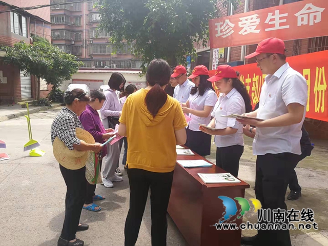 納溪區(qū)行政審批局系列志愿服務(wù)滋潤群眾心田(圖2)