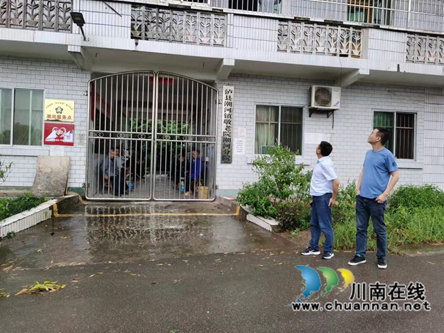 瀘縣住房和城鄉(xiāng)建設(shè)局組織人員赴各鎮(zhèn)（街道）排查危房(圖4)