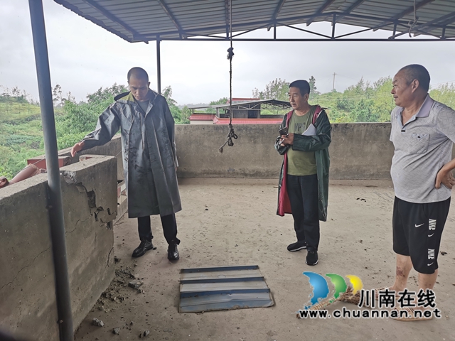瀘縣住房和城鄉(xiāng)建設(shè)局組織人員赴各鎮(zhèn)（街道）排查危房(圖5)