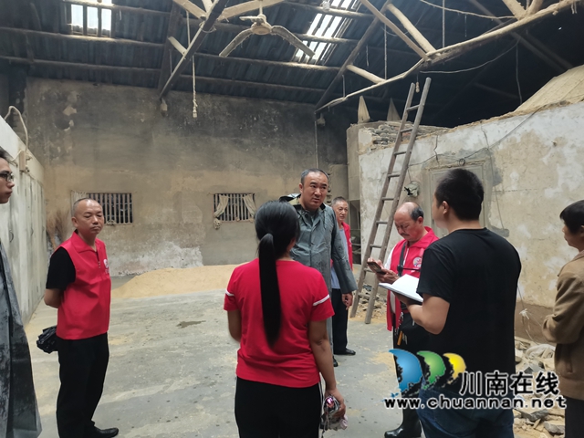 瀘縣住房和城鄉(xiāng)建設(shè)局組織人員赴各鎮(zhèn)（街道）排查危房(圖8)