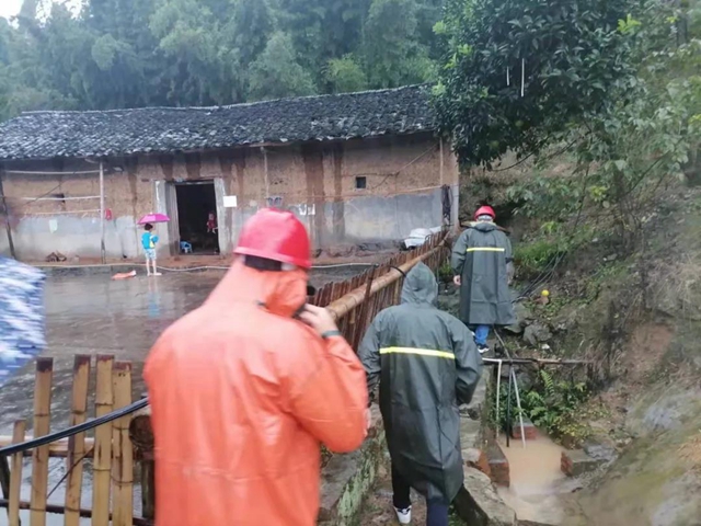 快速行動丨瀘州市自然資源和規(guī)劃局積極應對“9.16”震后次生地質(zhì)災害工作(圖2)