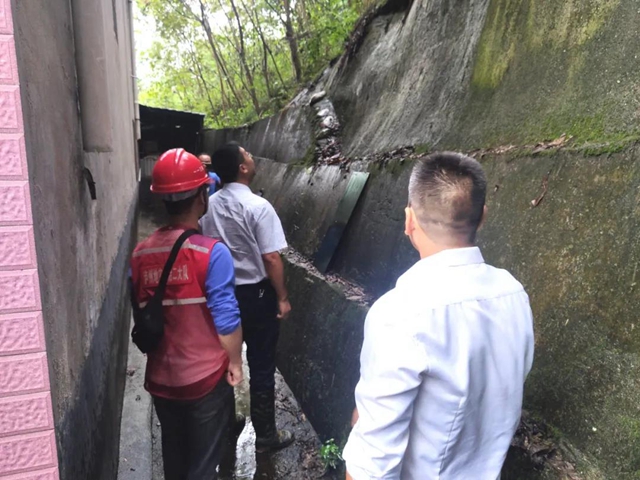 快速行動丨瀘州市自然資源和規(guī)劃局積極應對“9.16”震后次生地質(zhì)災害工作(圖3)