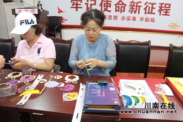 龍馬潭區(qū)紅星街道龍南社區(qū)：濃情話中秋，共敘鄰里情(圖2)