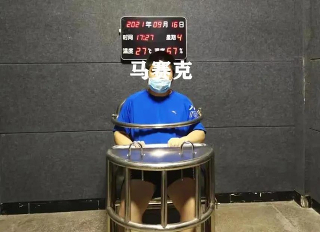 直擊救災(zāi)一線，瀘州女警把孩子“丟”在派出所(圖19)
