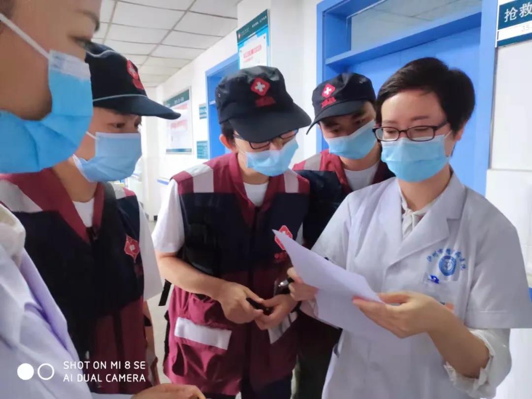 省市縣精神衛(wèi)生專家近20人深入瀘縣災(zāi)區(qū)開展心理疏導(dǎo)(圖5)