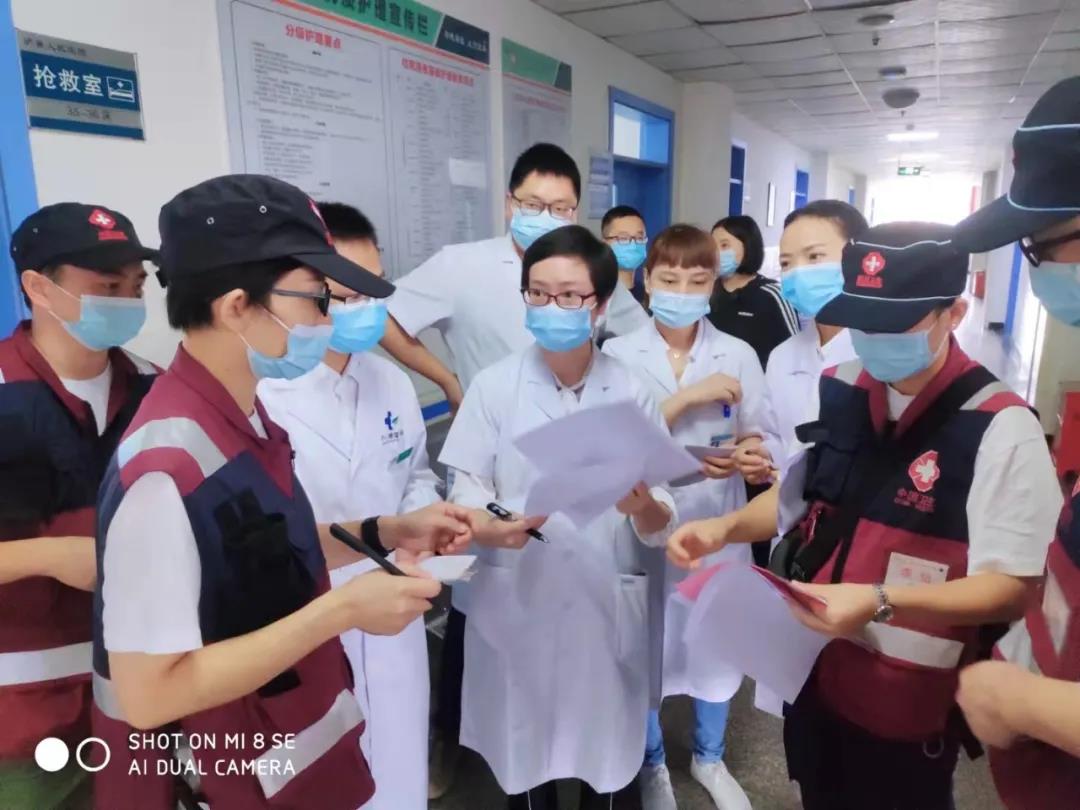 省市縣精神衛(wèi)生專家近20人深入瀘縣災(zāi)區(qū)開展心理疏導(dǎo)(圖7)