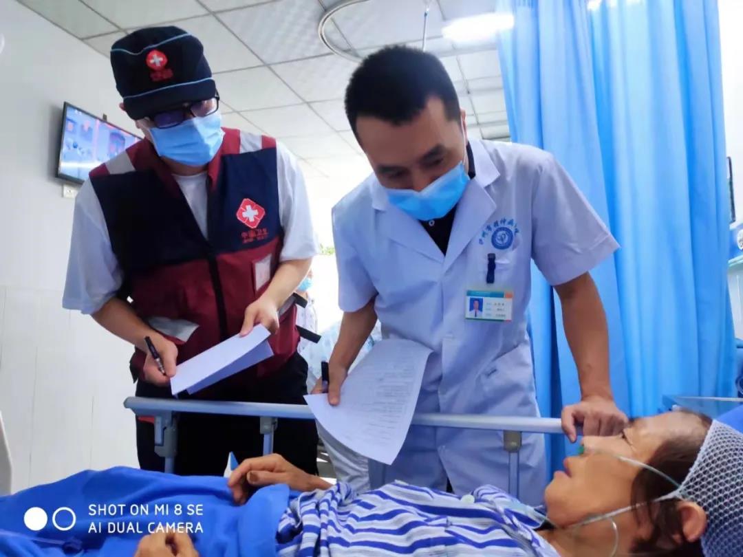 省市縣精神衛(wèi)生專家近20人深入瀘縣災(zāi)區(qū)開展心理疏導(dǎo)(圖6)