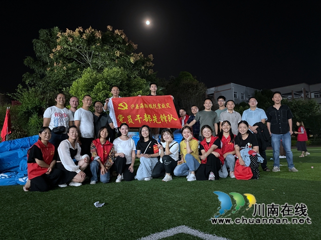 地震無情人有愛，瀘縣海潮鎮(zhèn)志愿者馳援災(zāi)區(qū)不停歇(圖2)