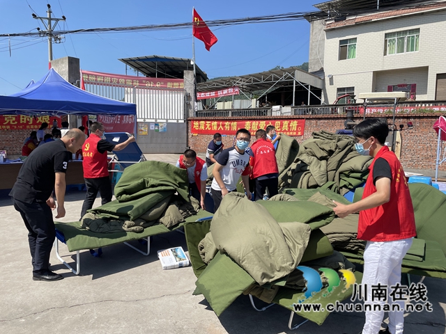 抗震救災(zāi)｜瀘縣云龍鎮(zhèn)：援助嘉明的第二天，我們?nèi)匀怀錆M了力量！(圖6)